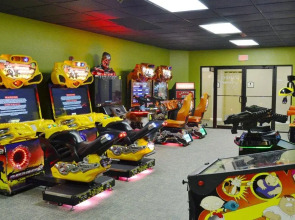 Rosen Inn, closest to Universal