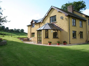 Pwllgwilym Holiday Cottages and B&B