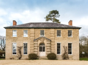 Stunning Country Manor House in Oxfordshire