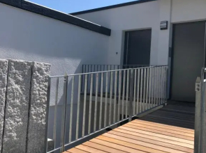 Moderne Wohnung mit Bergsicht