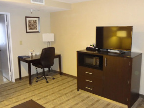 Best Western Pasadena Royale Inn & Suites