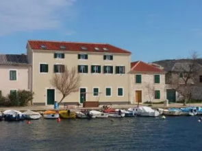 Dentex Apartments