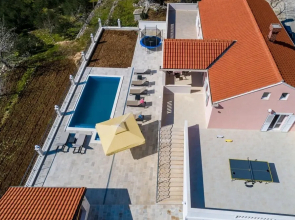 Villa Dragi - Three Bedroom Villa With Swimming Pool Terrace and Sea View ID Direct Booker 10228