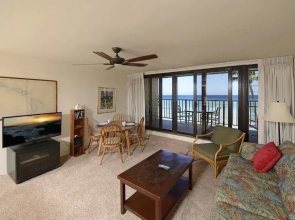 Kaleialoha #313 1 Bedroom 1 Bathroom Condo by Redawning
