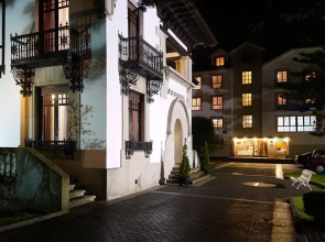 Y Apartamentos Arias