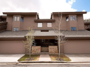 Lakeside Townhomes by Lespri Management