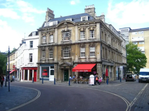 Superior Stays - Rosewell House