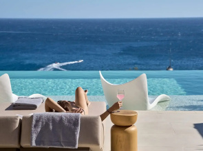 Ios Grand Pool Suites