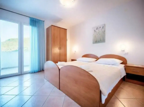 Apartments Bruna Lastovo-comfort One Bedroom Apartment With Balcony and Sea View-plavi