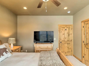 Beautiful Eureka Cabin Rental on Golf Resort!