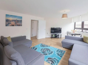 Stayzo Castle Point 6 Apartment - Premier Lodge