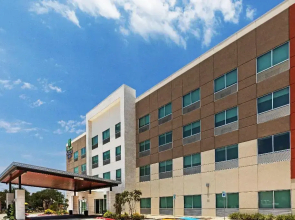 Holiday Inn Express & Suites Stafford NW - Sugar Land by IHG
