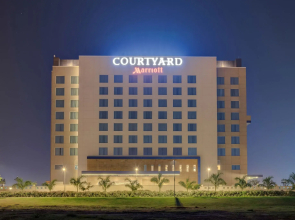 Courtyard by Marriott Surat