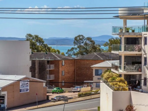 Sunset Towers, Unit 2/25 Donald Street