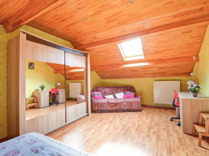 Charming Stay Near Forests