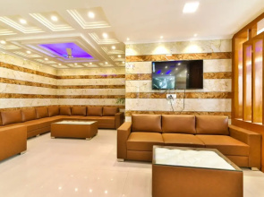 Fabhotel Pearl Suite