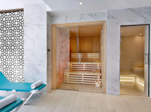 DoubleTree by Hilton Resort & Spa Marjan Island