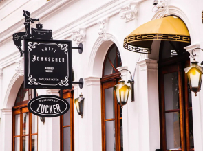 Johnscher by SJ - San Juan Curitiba