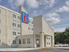 Motel 6 York North
