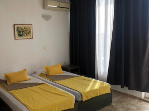 Sunny Varshava Hotel