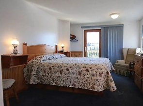 Moody's Motel & Cottages