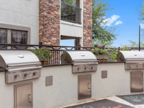 CozySuites at Glendale