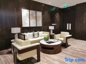 Yunfu Xinxing Xiangshun Junzhou Hotel