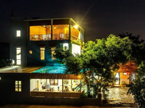 Hang Mua Central Homestay