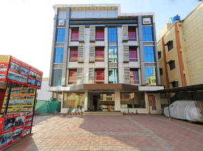 OYO 10733 Hotel Kingdom of Sai