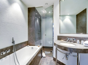 Hotel Le A