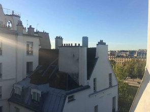 Ile St Louis. Silence And Swing Over The Roofs !