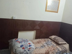 Room-room 9 Serene Retreat in Rawalpindi