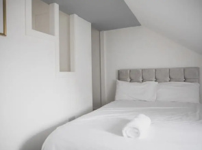 Room in Guest Room - Spacious Double Room in Leicester