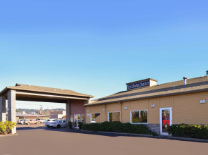 Travelodge Suites by Wyndham Newberg