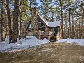 Secluded Conway Home w/ Theater Room & Hot Tub!