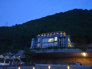 Serene Highway Resort