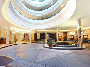 Chevron Renaissance 2 Bedroom Apartment