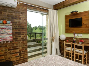 Bina's Haus Pousada, Cafeteria e Atelier