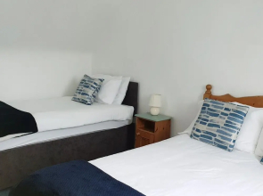 Dingle Harbour Cottages 3 Bed Sleeps 7