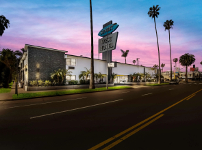 Sunset West Hotel, SureStay Collection by Best Western