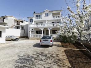 Apartments Mais Tisno