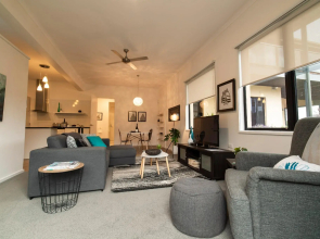 Cowes Luxury Beachfront Apartment - Phillip Island