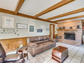 4 Mi to Downtown Rockford - Spacious Home!