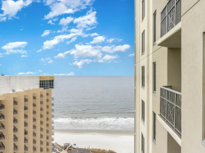 Stylish oceanview 2 bedroom unit - 1603 Royale Palms - Kingston Plantation 2 Condo