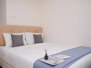 Good Deal and Comfy Studio at Collins Boulevard Apartment