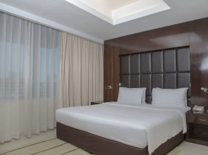 Staybridge Suites Dubai Internet City, an IHG Hotel