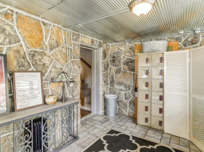 Historic 'hardy House' on Main Street w/ Fire Pit!