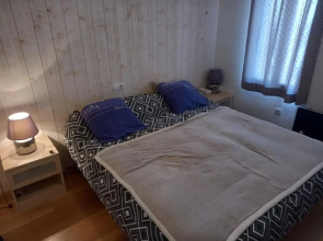 House with free parking, barbeque air conditioning