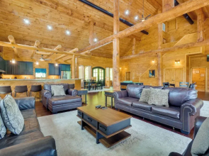 Gatlinburg Vacation Rental w/ Private Hot Tub!