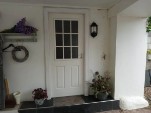 2 Bedrooms/sleeps 4/free Wifi/parking/outdoor Area